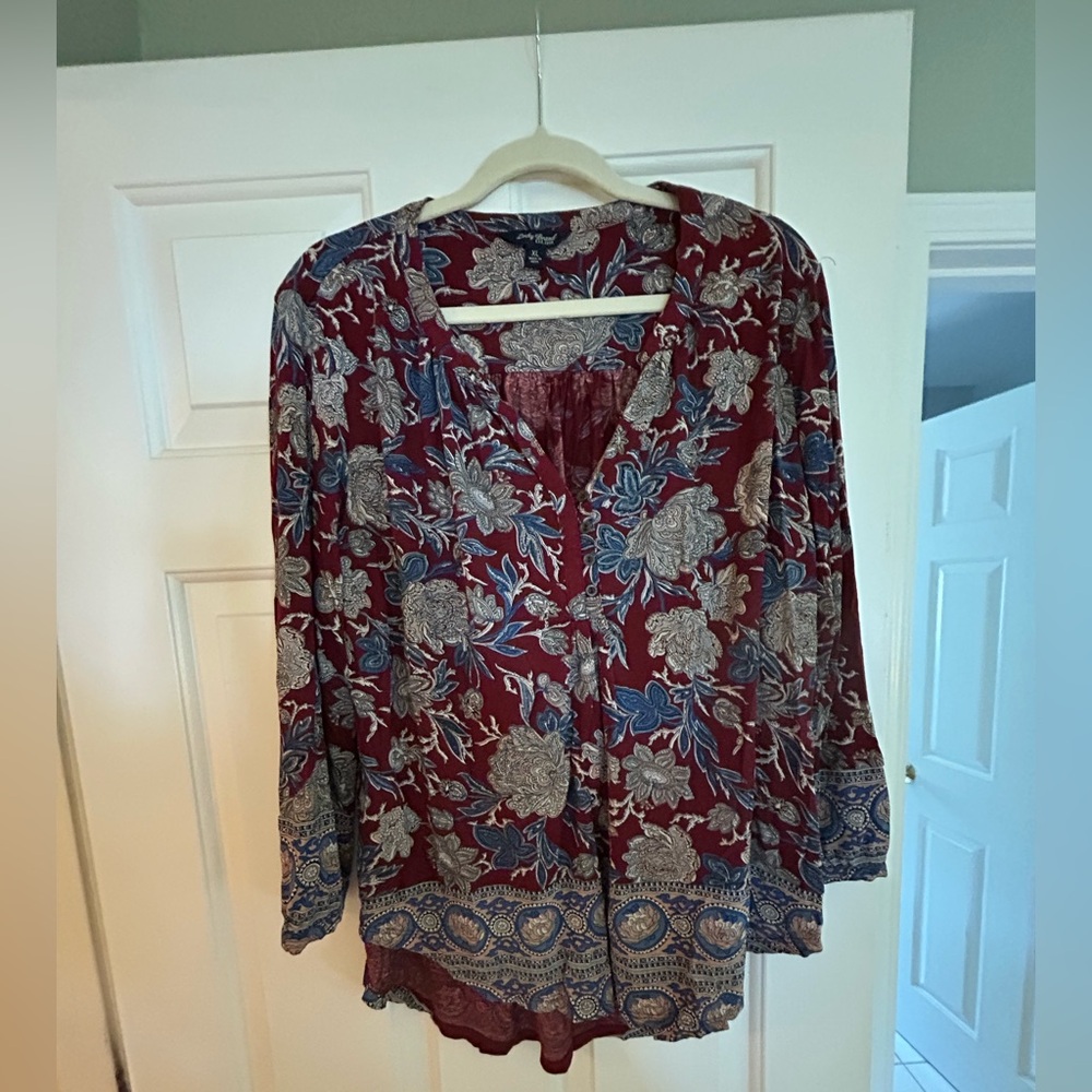 Lucky Brand Blouse Women’s Size XL Burgundy Flowers 100%Viscose Long Sleeve. - Picture 1 of 9